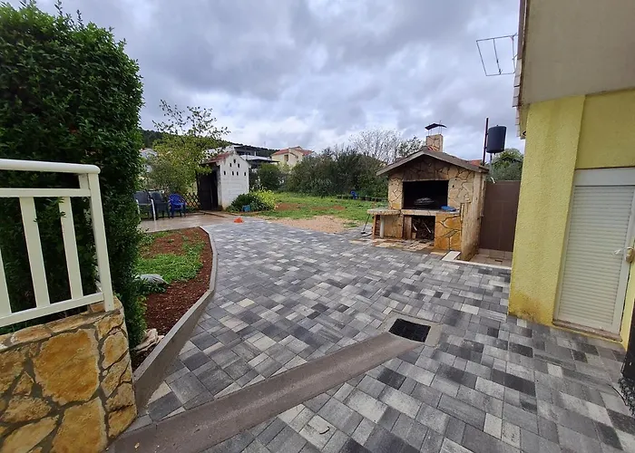 Bosnjak דירה שיבניק